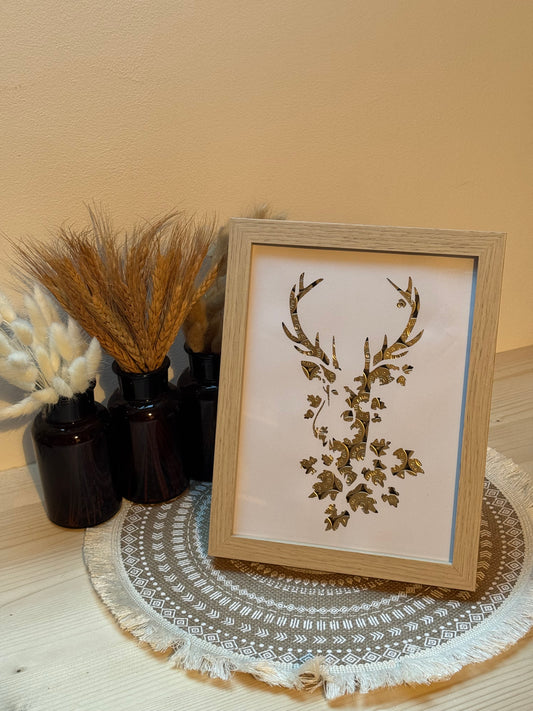 CADRE CERF ET FEUILLES